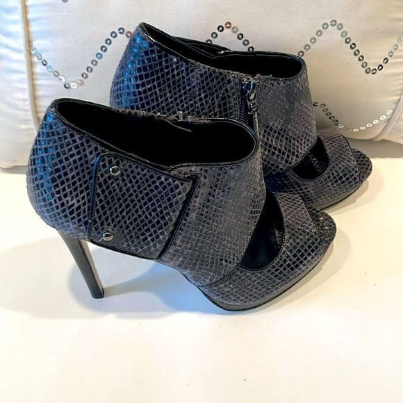 NEW Calvin Klein High Heel Platform Peep Toe Booties Size 7 - Picture 5 of 7